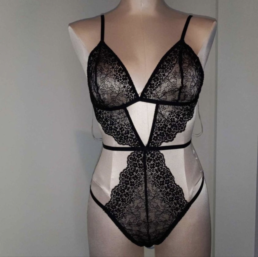 NWT VS Very Sexy Strappy Eyelash Lace Teddy